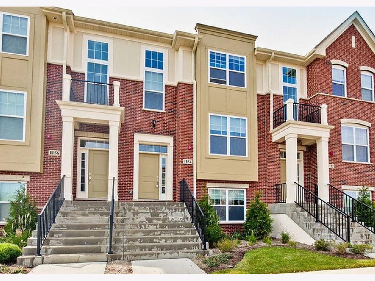 Condos & Townhomes Rented Port Clinton Row Homes Vernon Hills Illinois, 1154 Windward