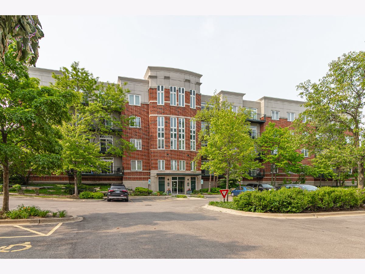 Condominiums Sold Delacourte Condominiums Buffalo Grove Illinois, 860 Weidner