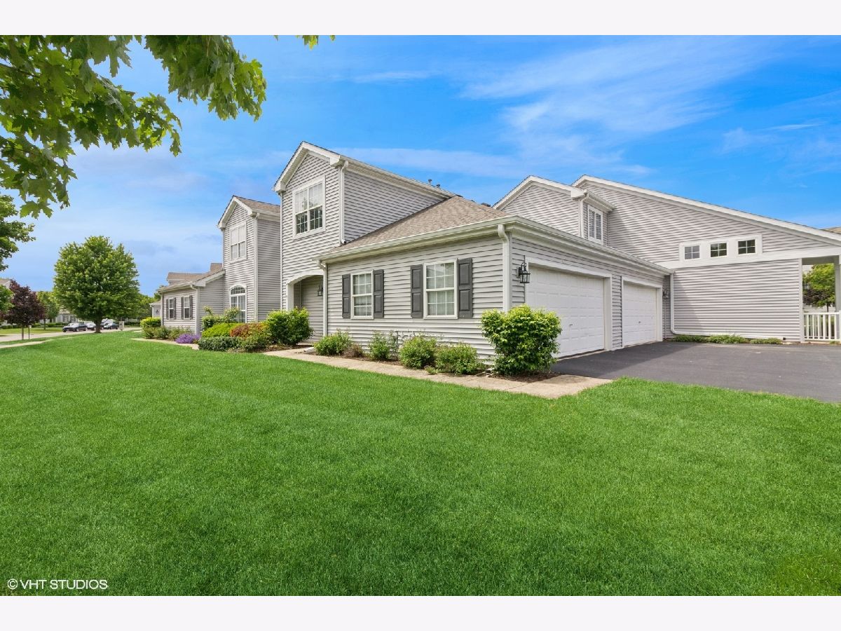 Townhomes & Condos Sold Winding Waters Oswego Illinois, 406 Cascade