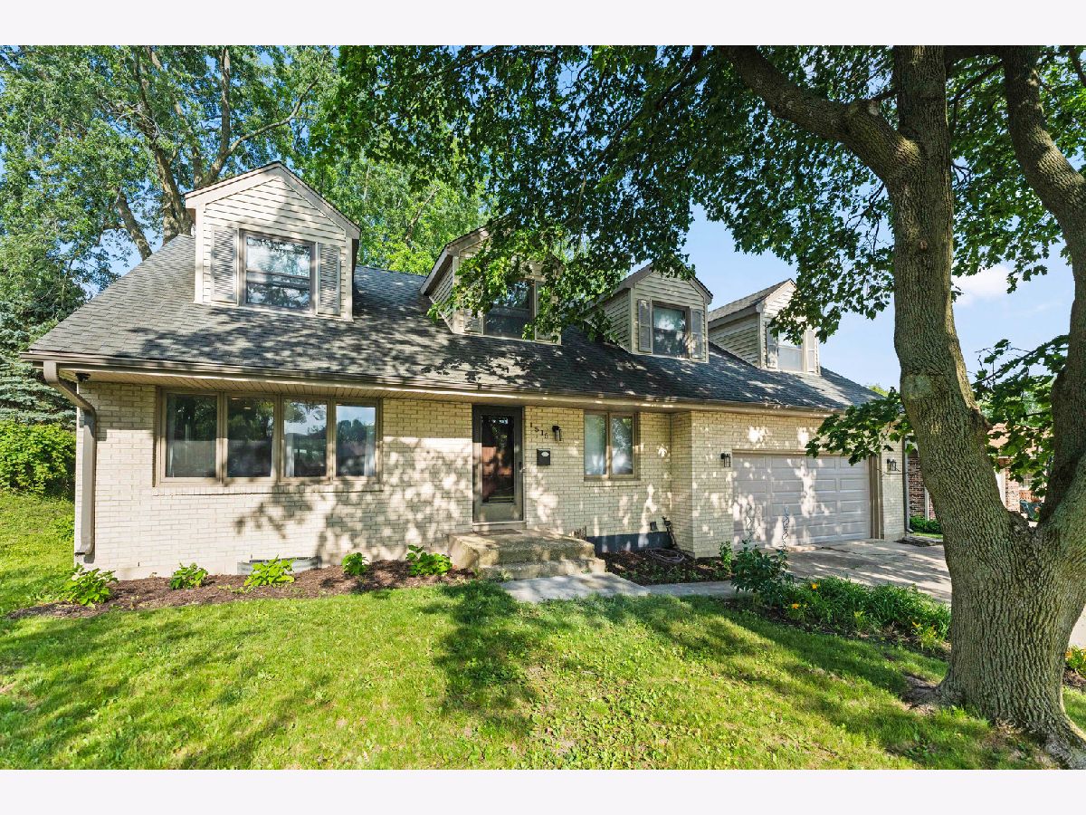  Sold Dekalb Illinois, 1516 Mayflower