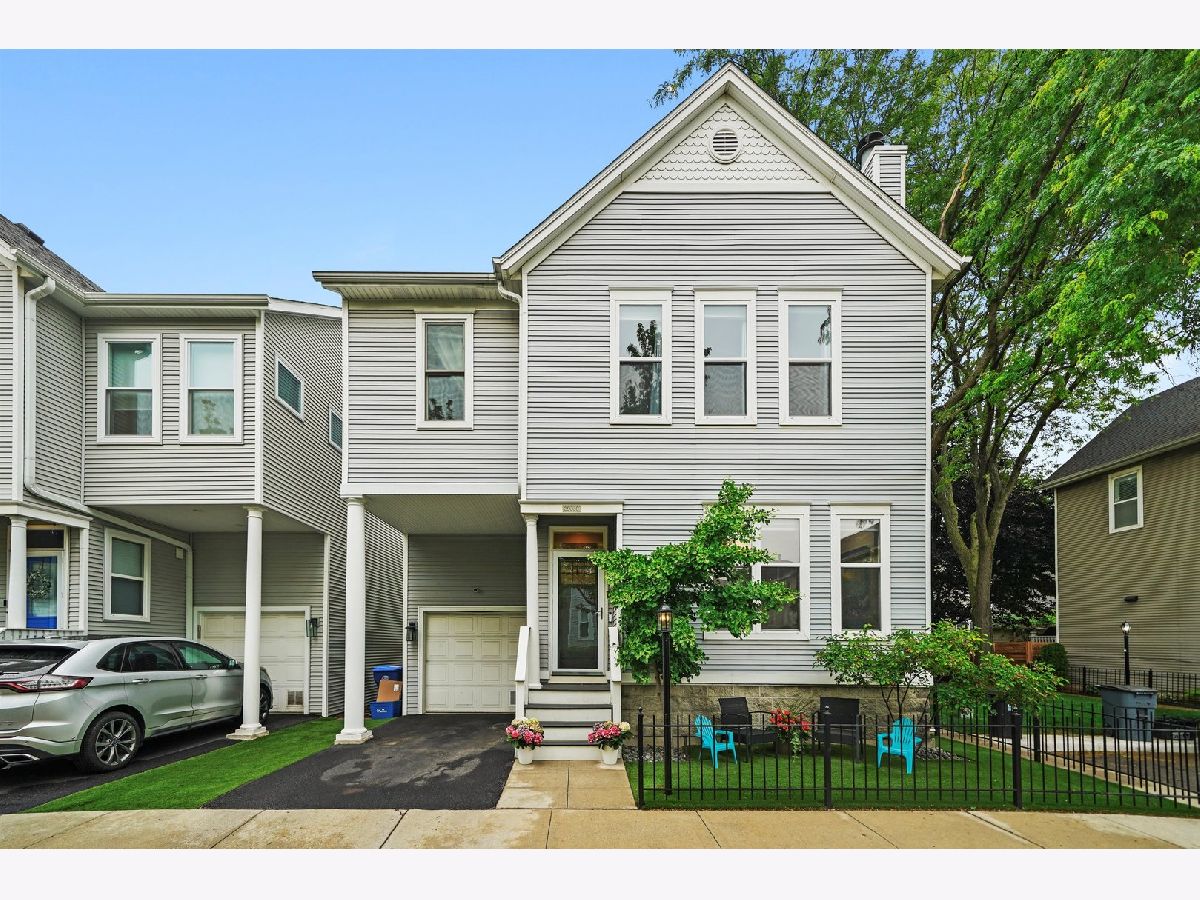 Townhomes & Condos & Homes Sold Landmark Village Chicago Illinois, 2903 Wolcott