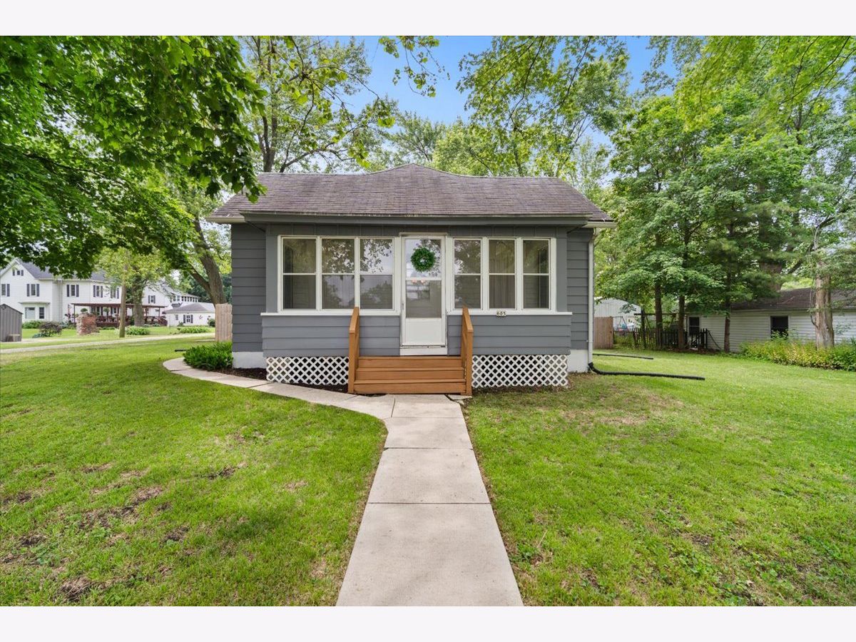  Sold Wenona Illinois, 605 2nd North