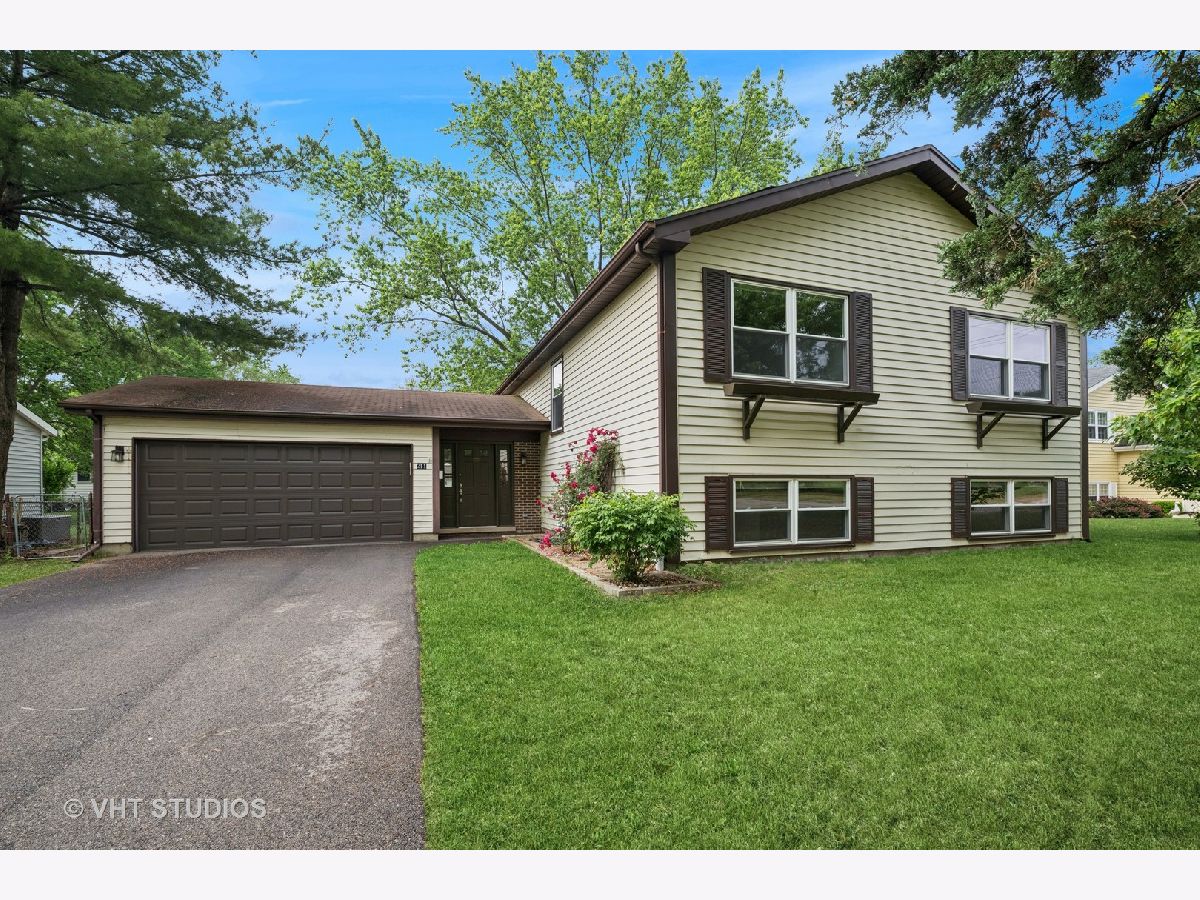 Homes Sold Oak Knoll Cary Illinois, 211 Sherwood