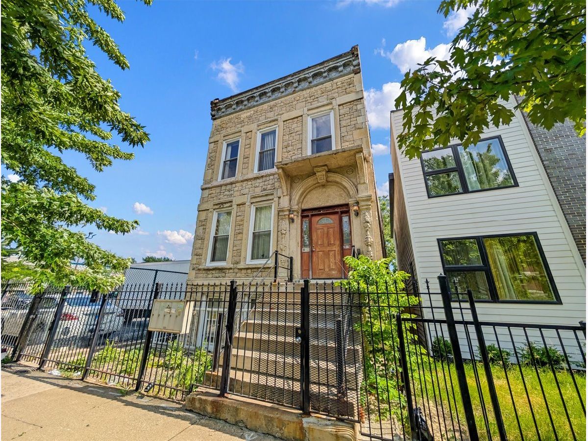 Rented Chicago Illinois, 2915 Jackson
