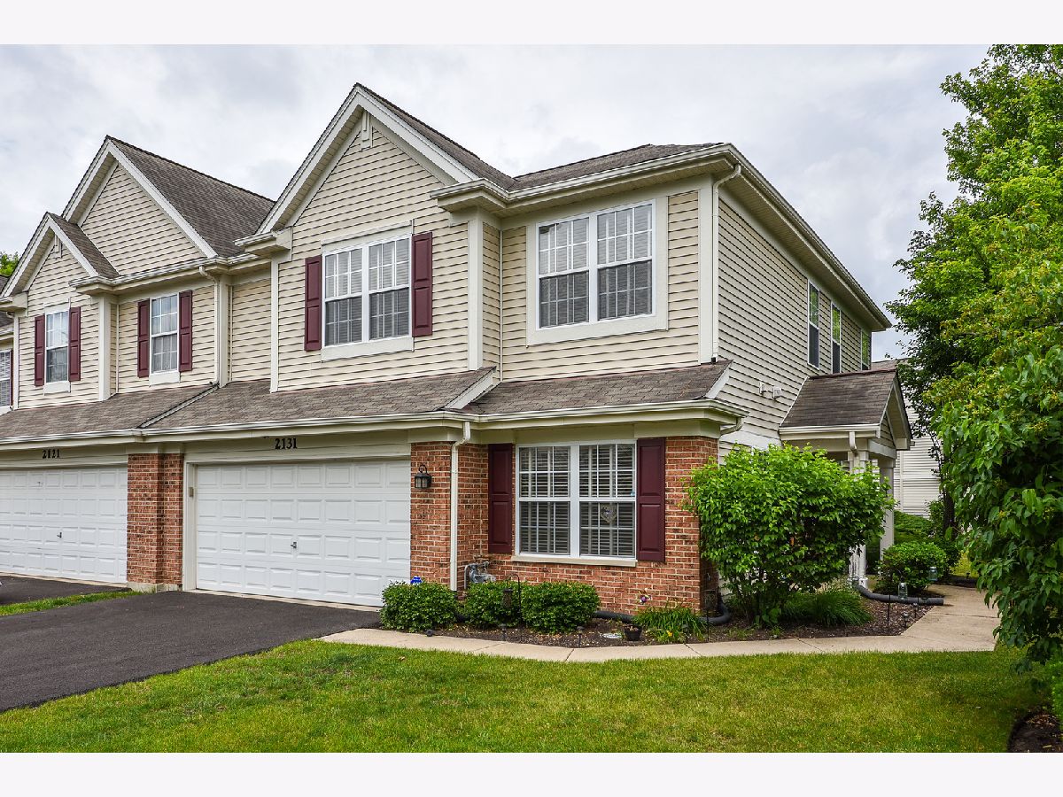 Townhomes & Condos Sold Coventry Lake In The Hills Illinois, 2131 Claremont