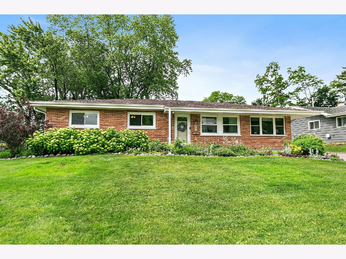 Homes & Condominiums Sold Highlands Hoffman Estates Illinois, 655 Cambridge