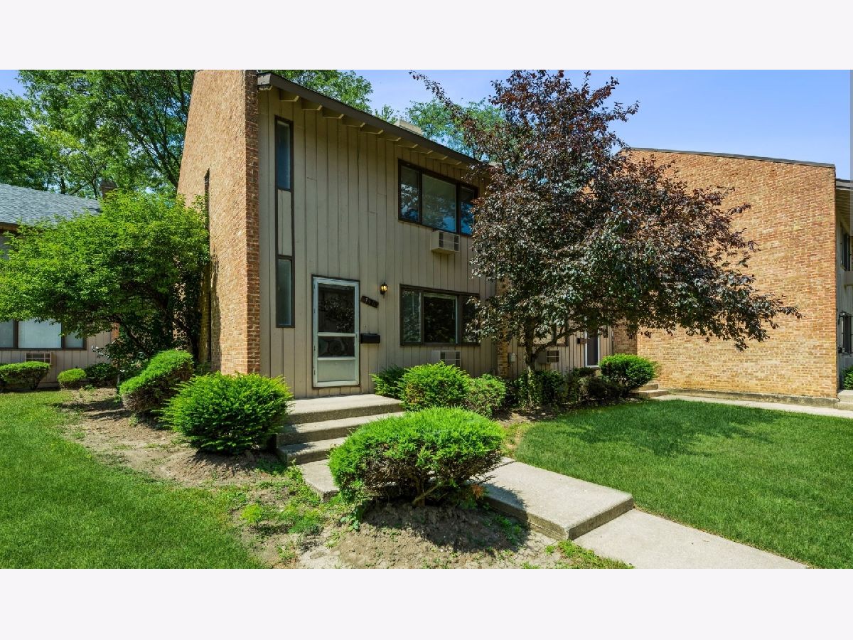  Rented Barrington Illinois, 746 Concord