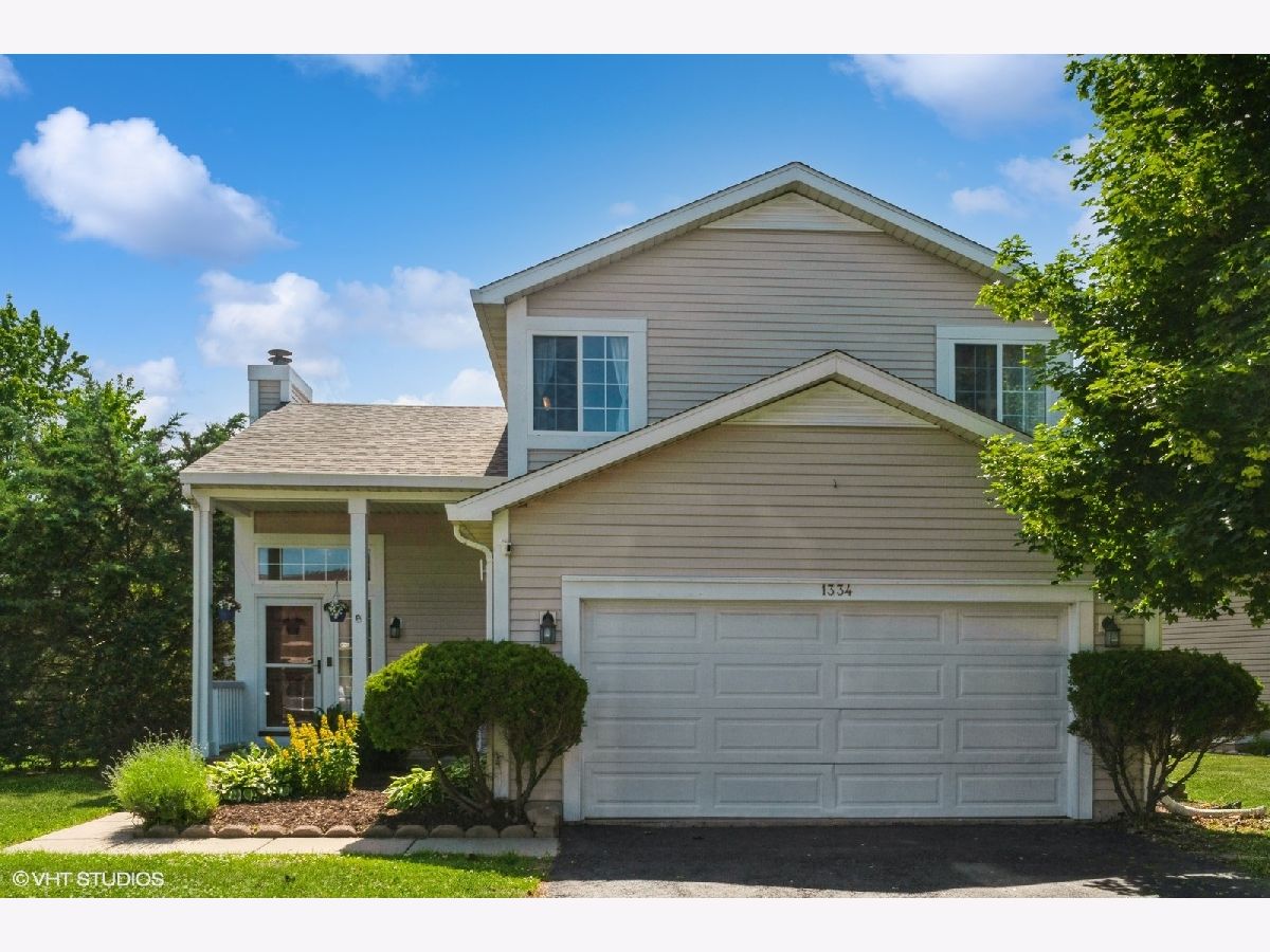 Homes & Townhomes & Condos Sold Pleasant Hill Waukegan Illinois, 1334 Pleasant Hill Gate