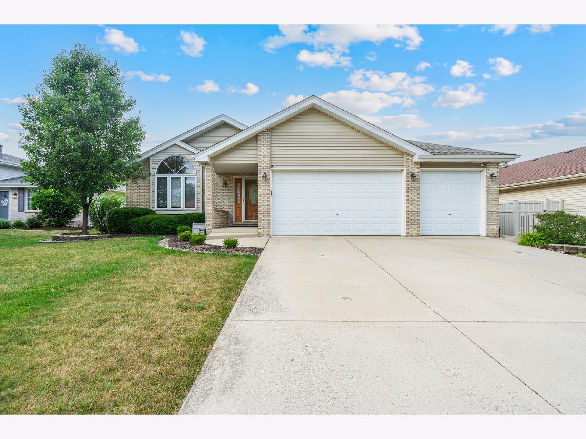  Sold Joliet Illinois, 2911 Bisbee