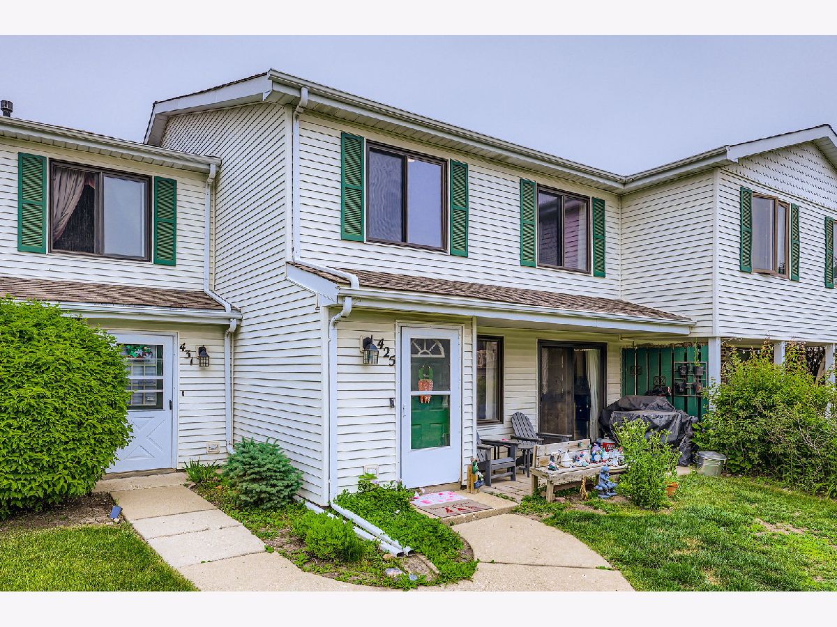 Townhomes & Condos & Homes Sold New Century Town Vernon Hills Illinois, 425 Harrison