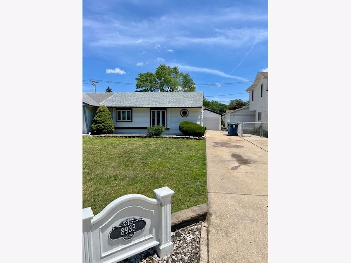  Sold Hometown Illinois, 8933 Komensky