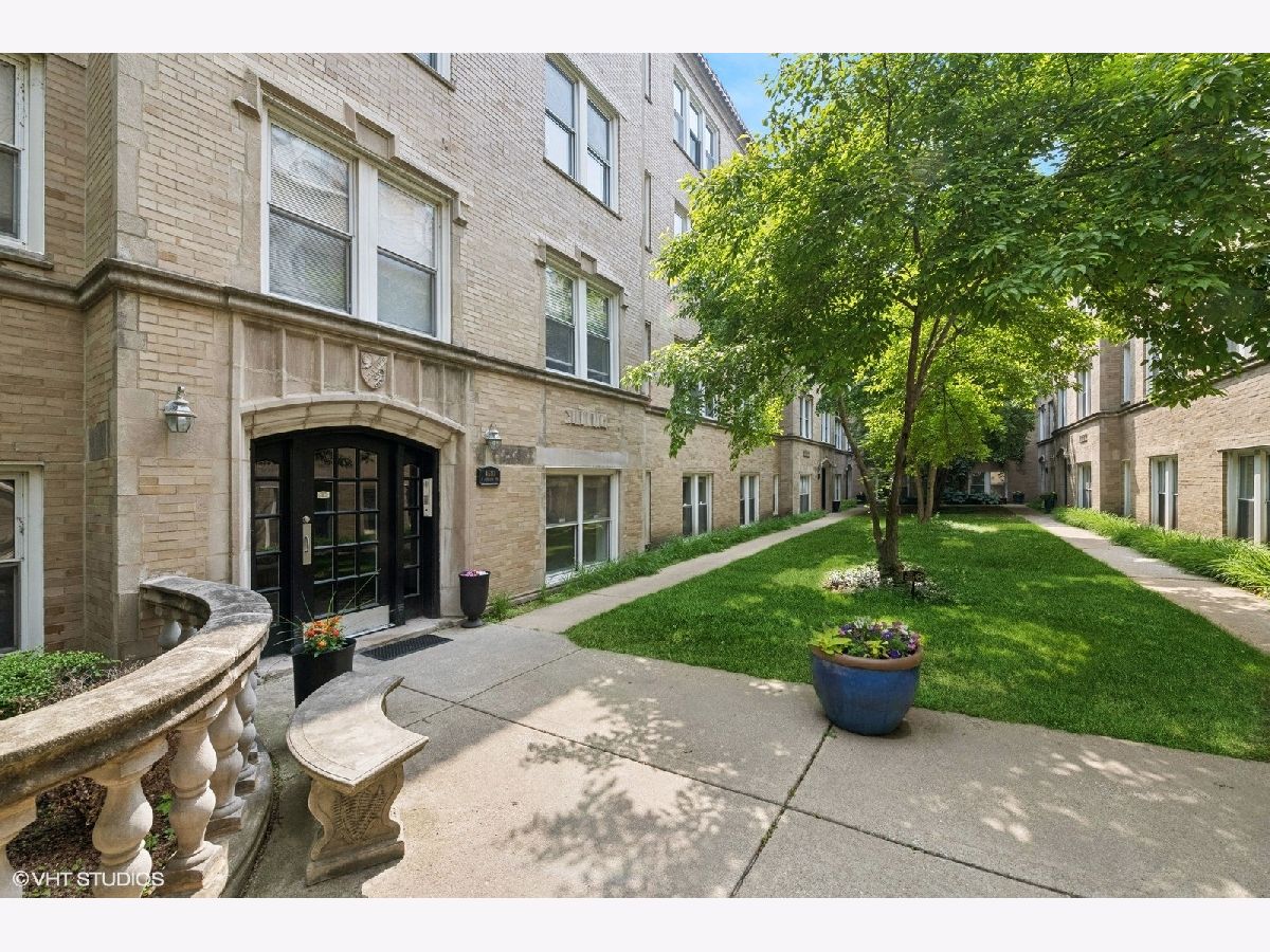 Condominiums Sold Ravenswood Court Chicago Illinois, 4510 Ashland