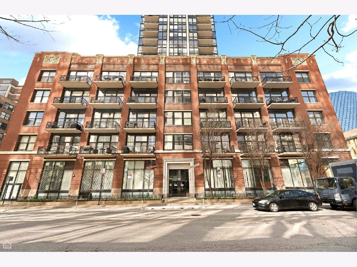 Condominiums Rented The Edge Chicago Illinois, 210 Desplaines