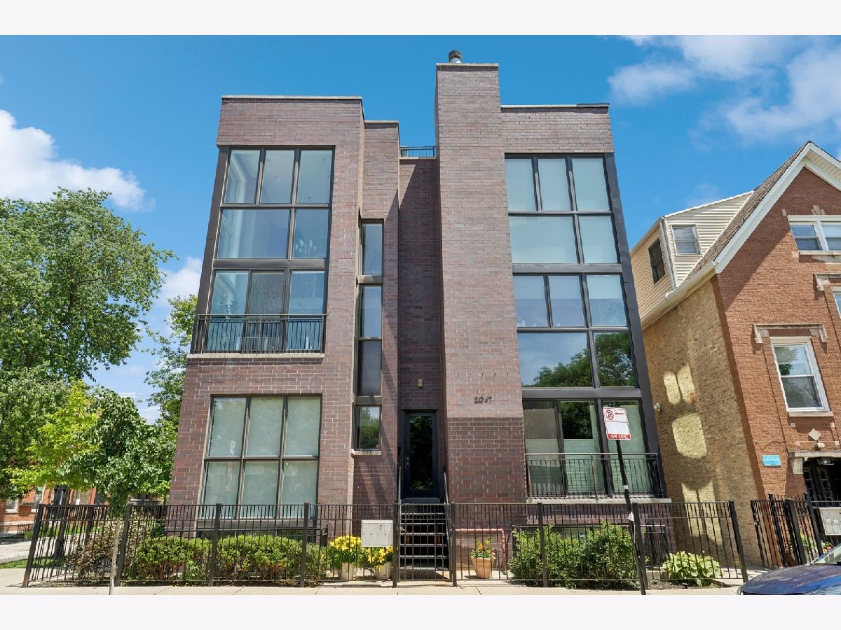  Sold Chicago Illinois, 2047 Leavitt