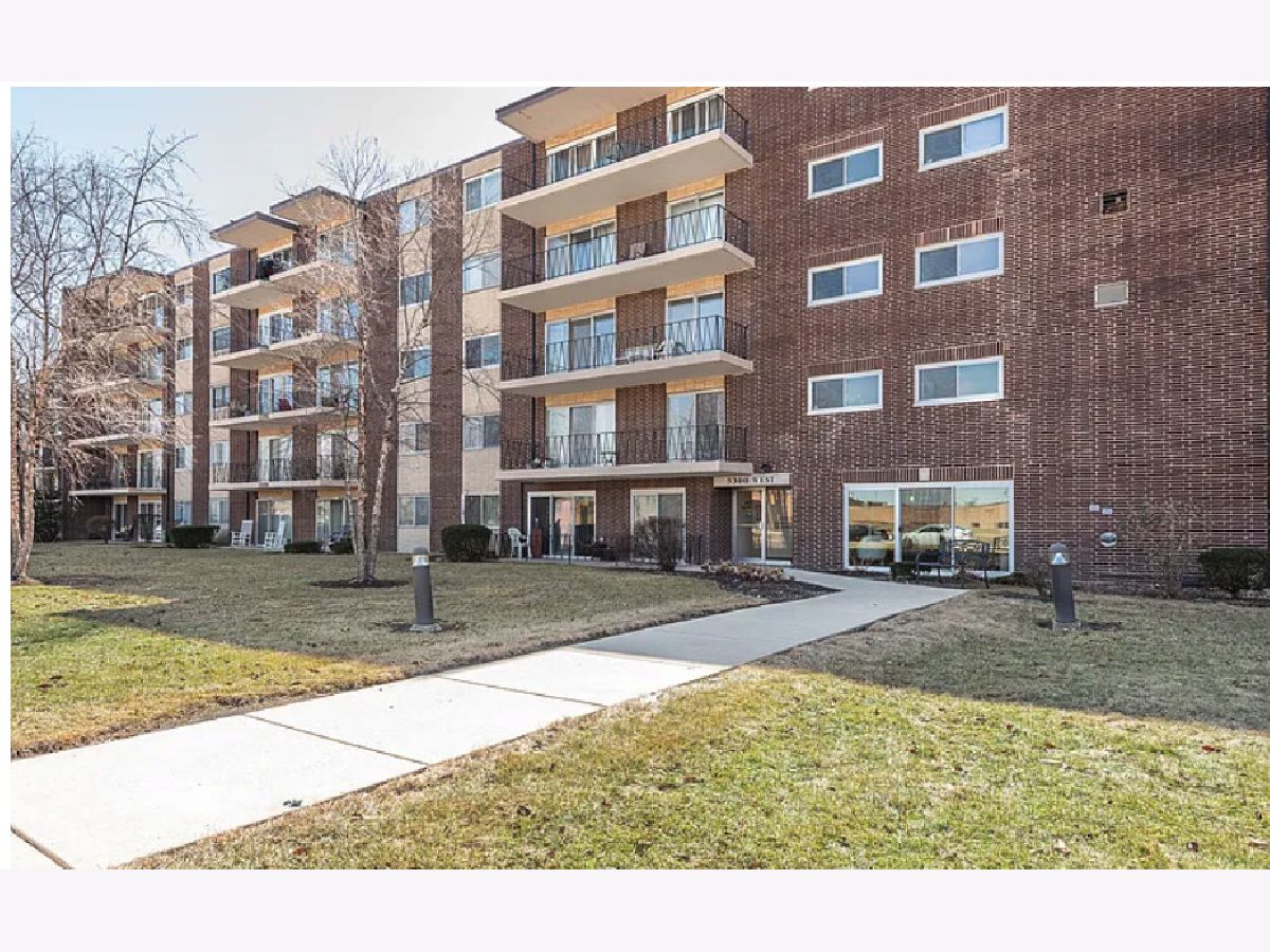  Sold Downers Grove Illinois, 5300 Walnut