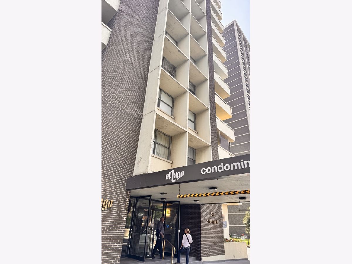 Condominiums Sold El Lago Chicago Illinois, 6157 Sheridan