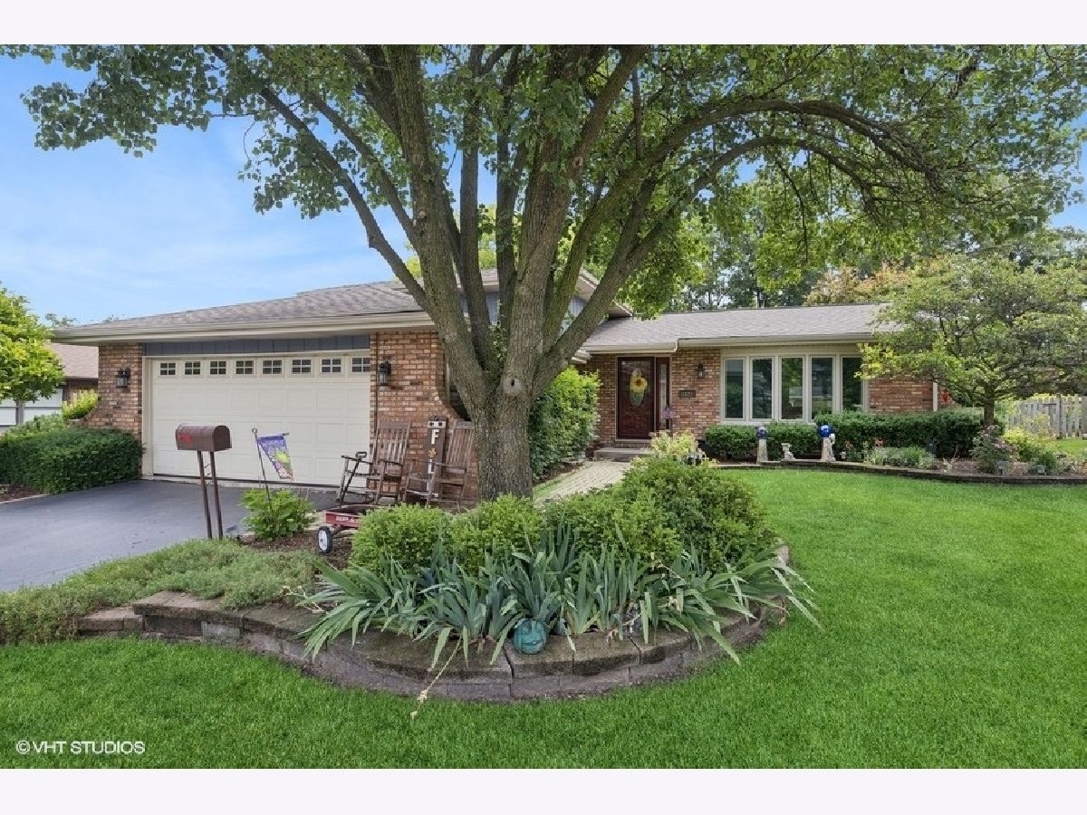 Homes Sold Hillview Estates Lemont Illinois, 1127 Alpine