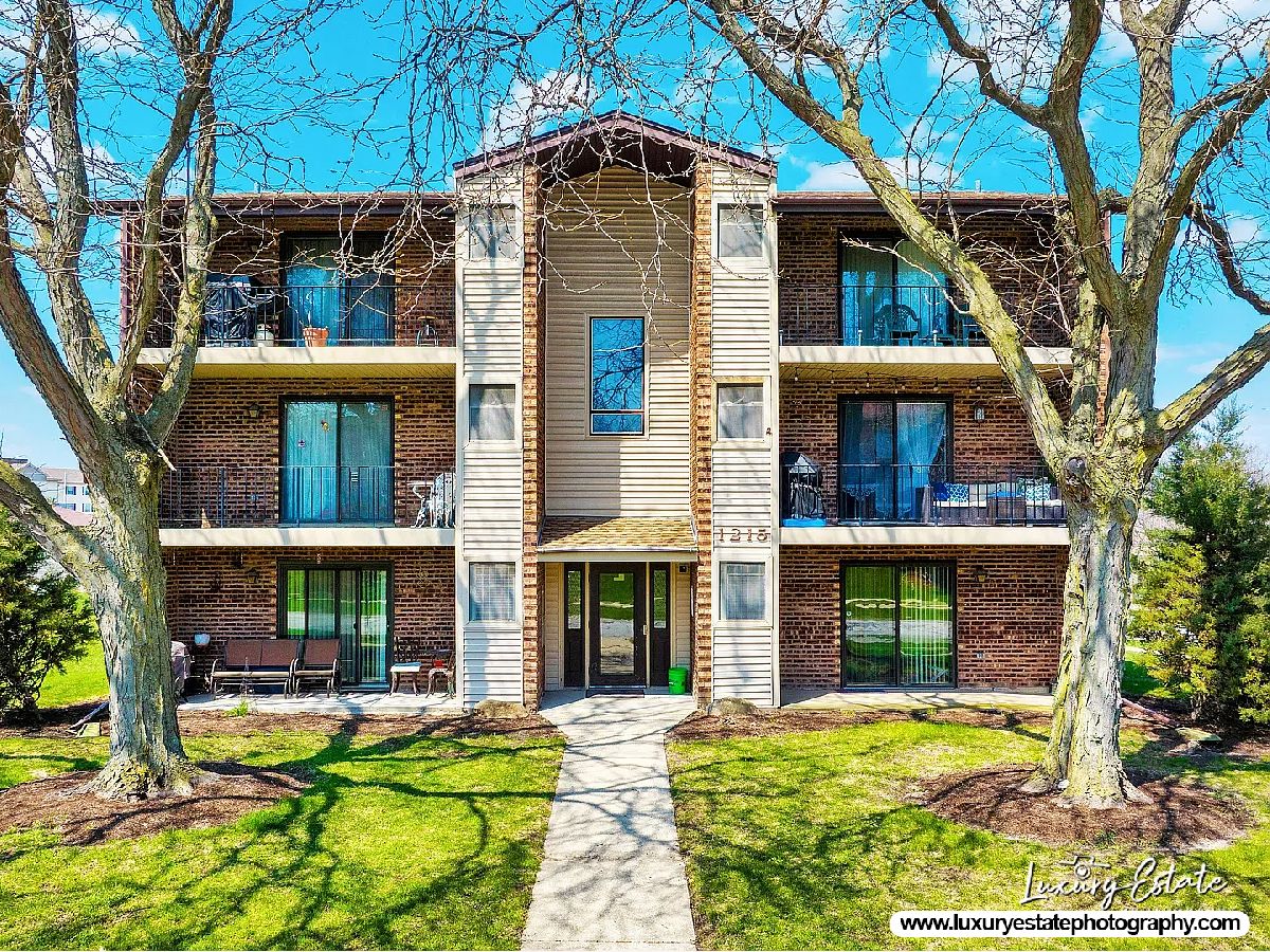 Condominiums Sold River Shores Naperville Illinois, 1215 Chalet