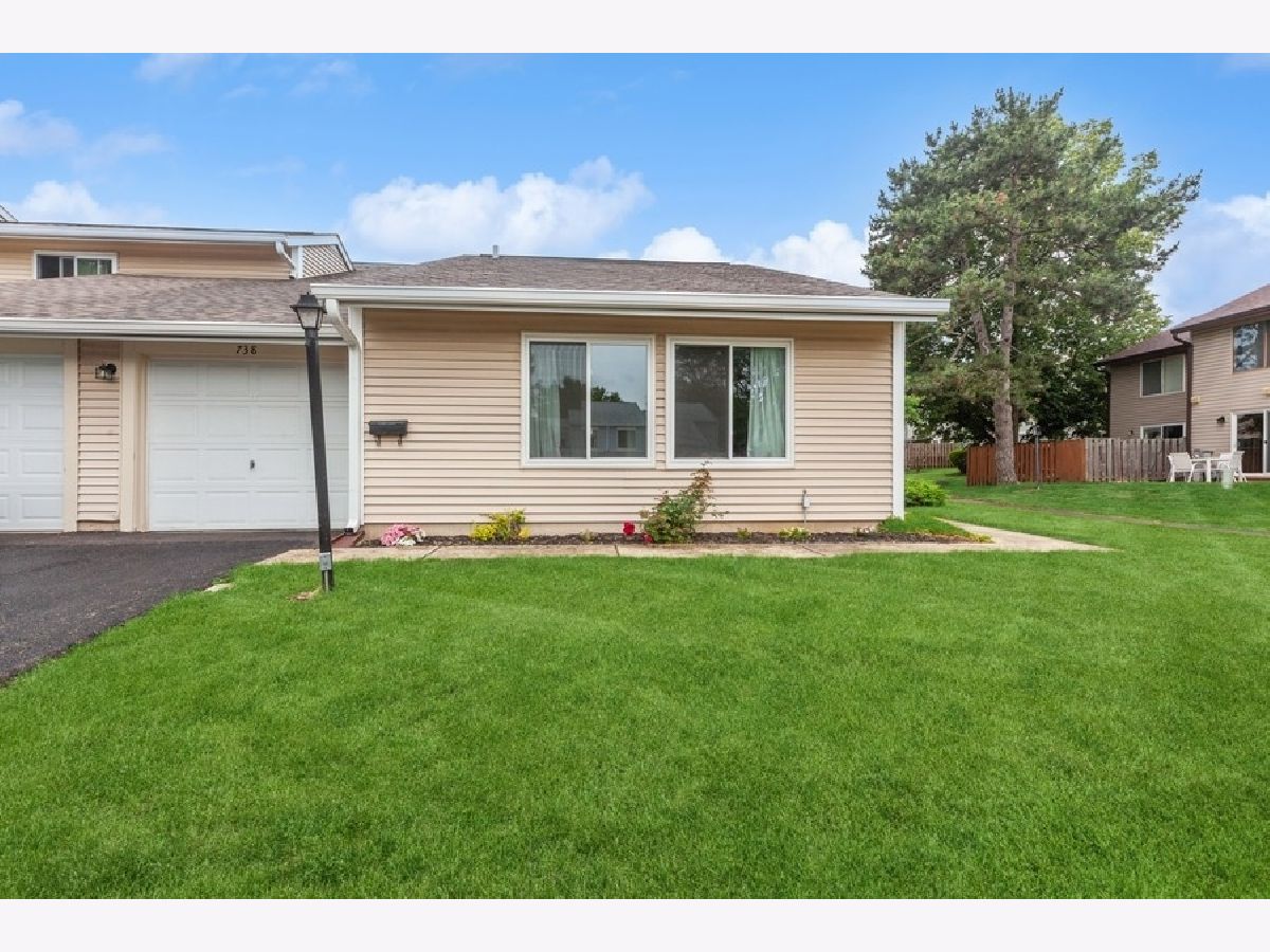 Townhomes & Condos & Homes Sold Newport Village Carol Stream Illinois, 738 Colorado
