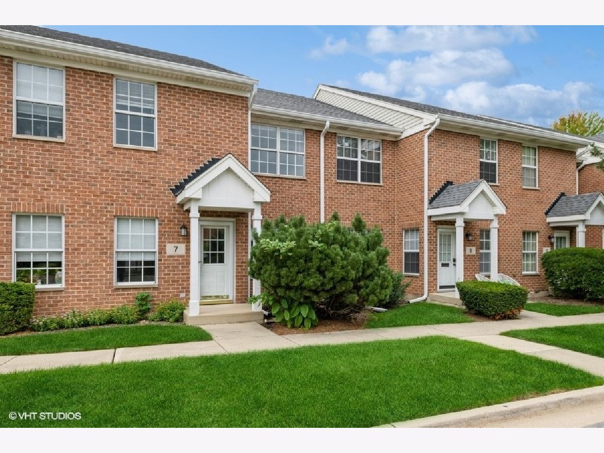 Rented Elmhurst Illinois, 7 4 Seasons