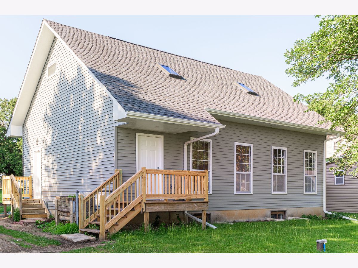  Sold Monroe Center Illinois, 402 North