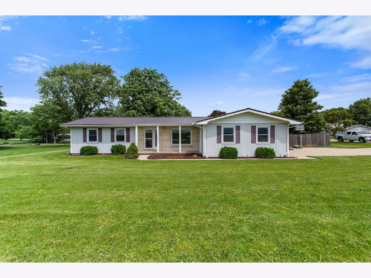  Sold Farmer City Illinois, 12015 Maple Hill