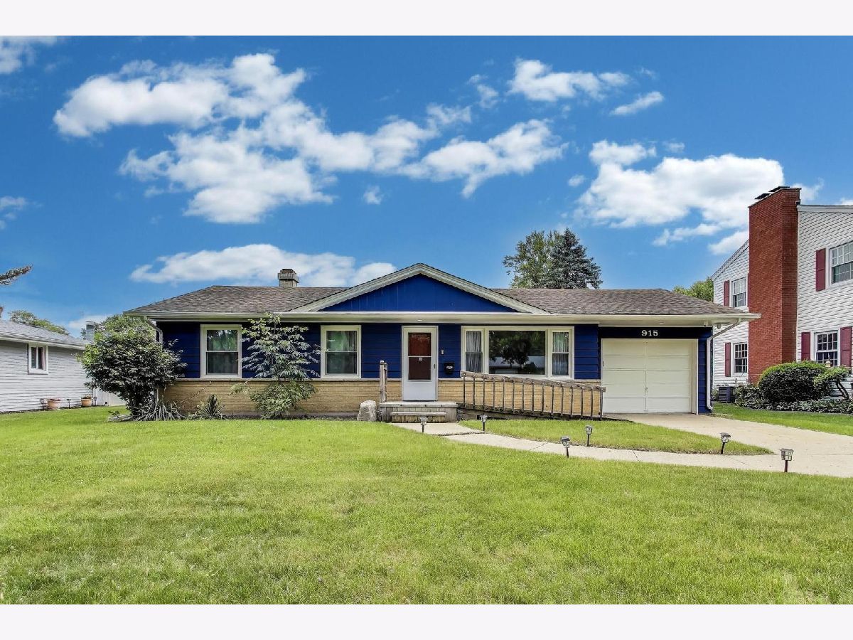 Homes & Condos & Townhomes Sold Eagle Heights Elgin Illinois, 915 Carol