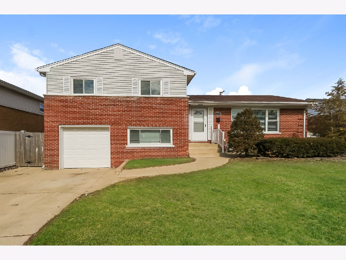  For Sale Melrose Park Illinois, 923 Division Street