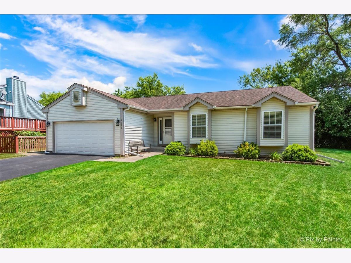 Homes & Townhomes Sold Fox River Shores Island Lake Illinois, 1122 Stratford