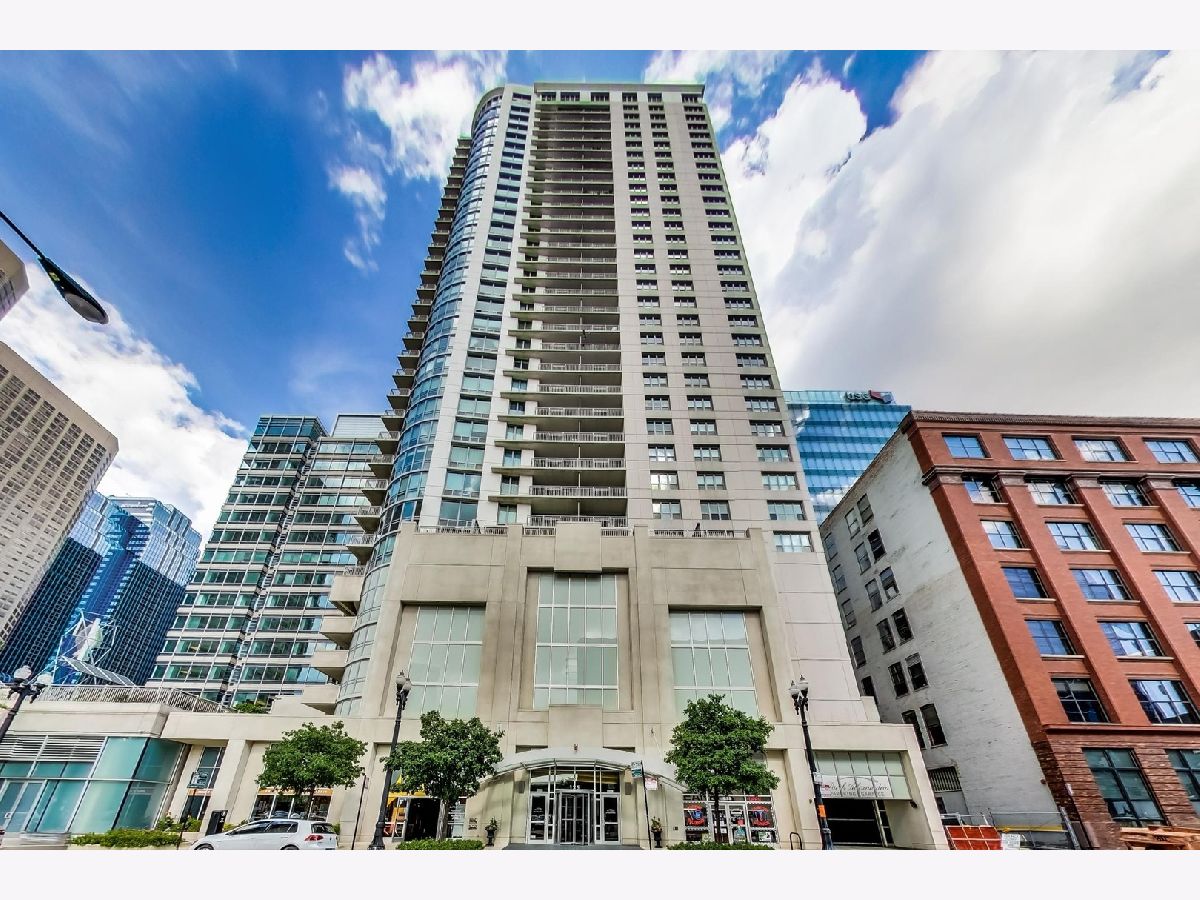 Condominiums For Sale Park Alexandria Chicago Illinois, 125 Jefferson Street