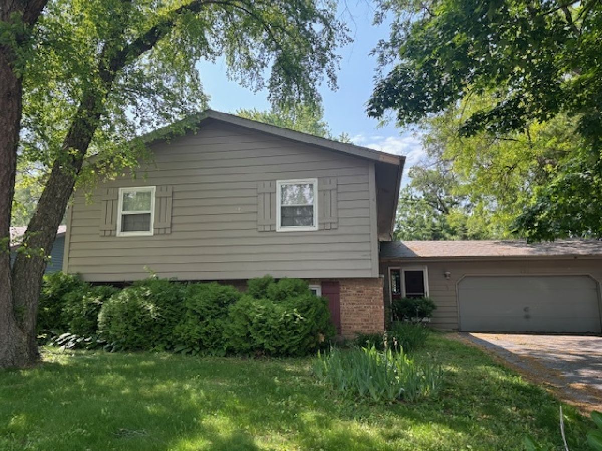  Rented Algonquin Illinois, 721 Vista