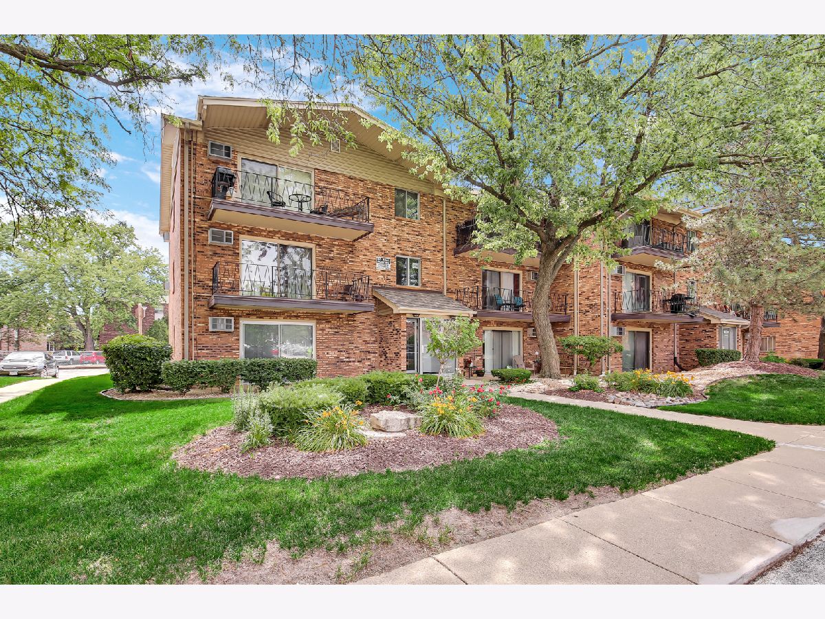  Sold Crestwood Illinois, 14000 Waterbury