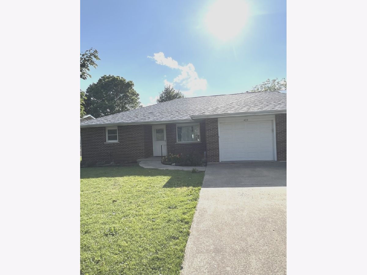  Sold Cissna Park Illinois, 422 4th