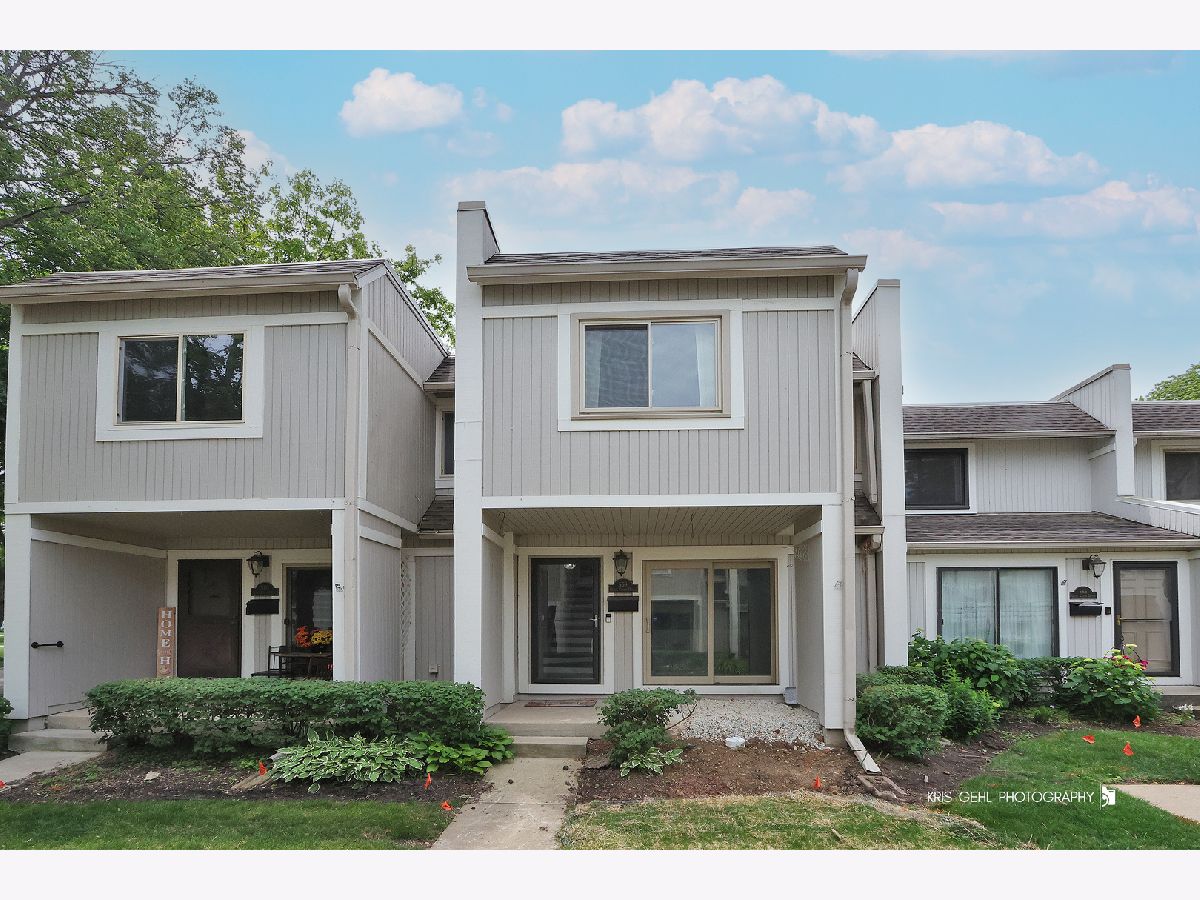 Townhomes Sold Quail Creek Grayslake Illinois, 568 Quail Creek