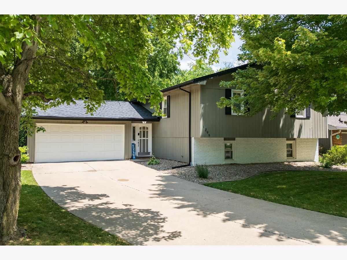 Homes & Condos & Townhomes Sold Bunker Hill Normal Illinois, 1206 Liberty