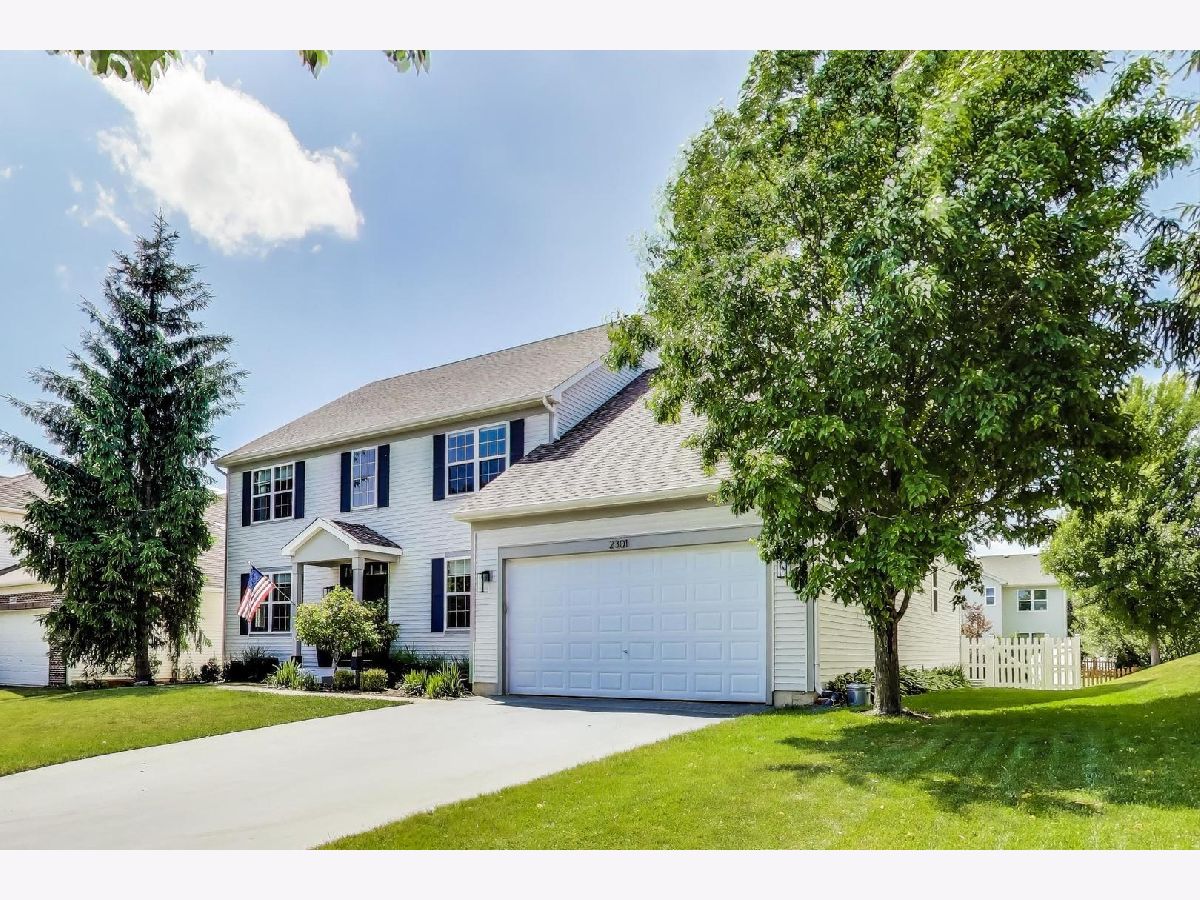 Homes & Townhomes Sold Liberty Lakes Wauconda Illinois, 2301 Bluewater