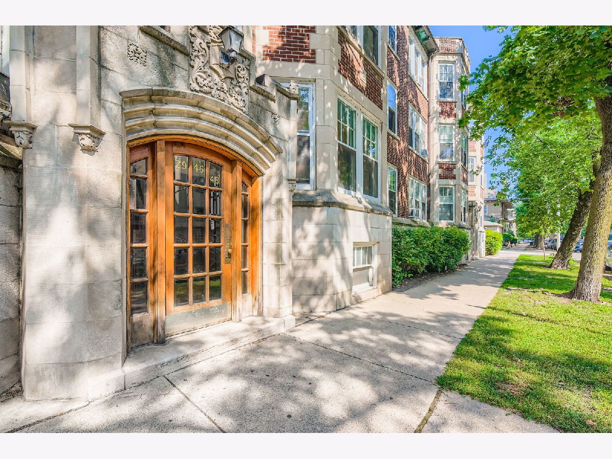  Rented Chicago Illinois, 2946 Pine Grove