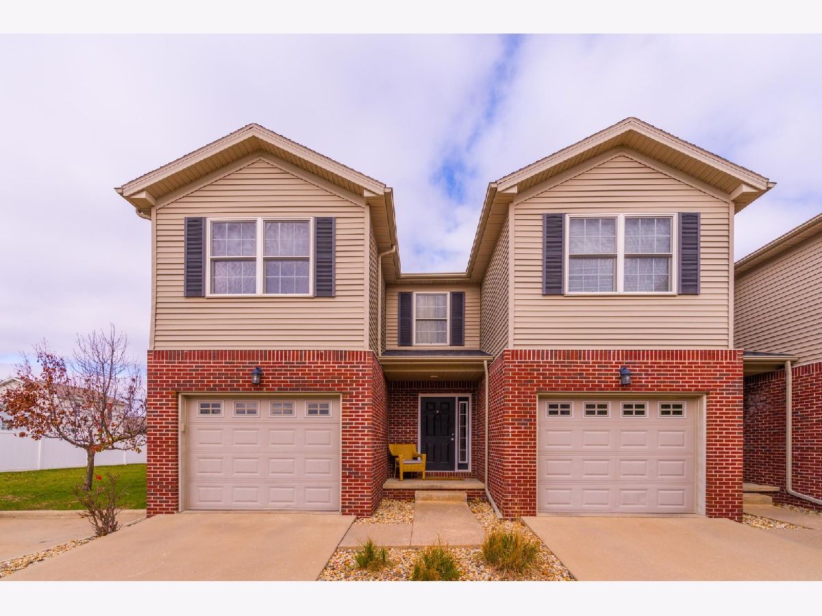  Rented Bloomington Illinois, 1112 Ekstam