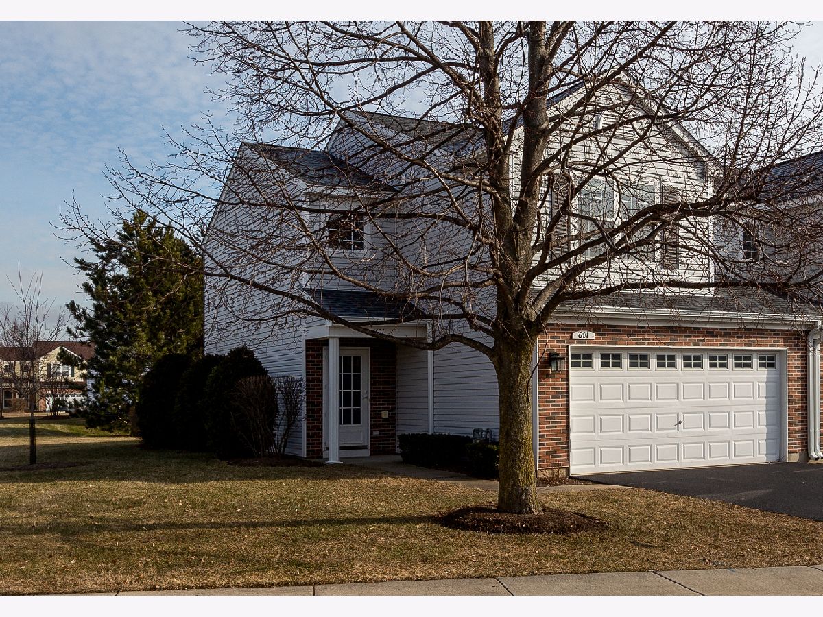  Rented Lake Villa Illinois, 601 Winchester