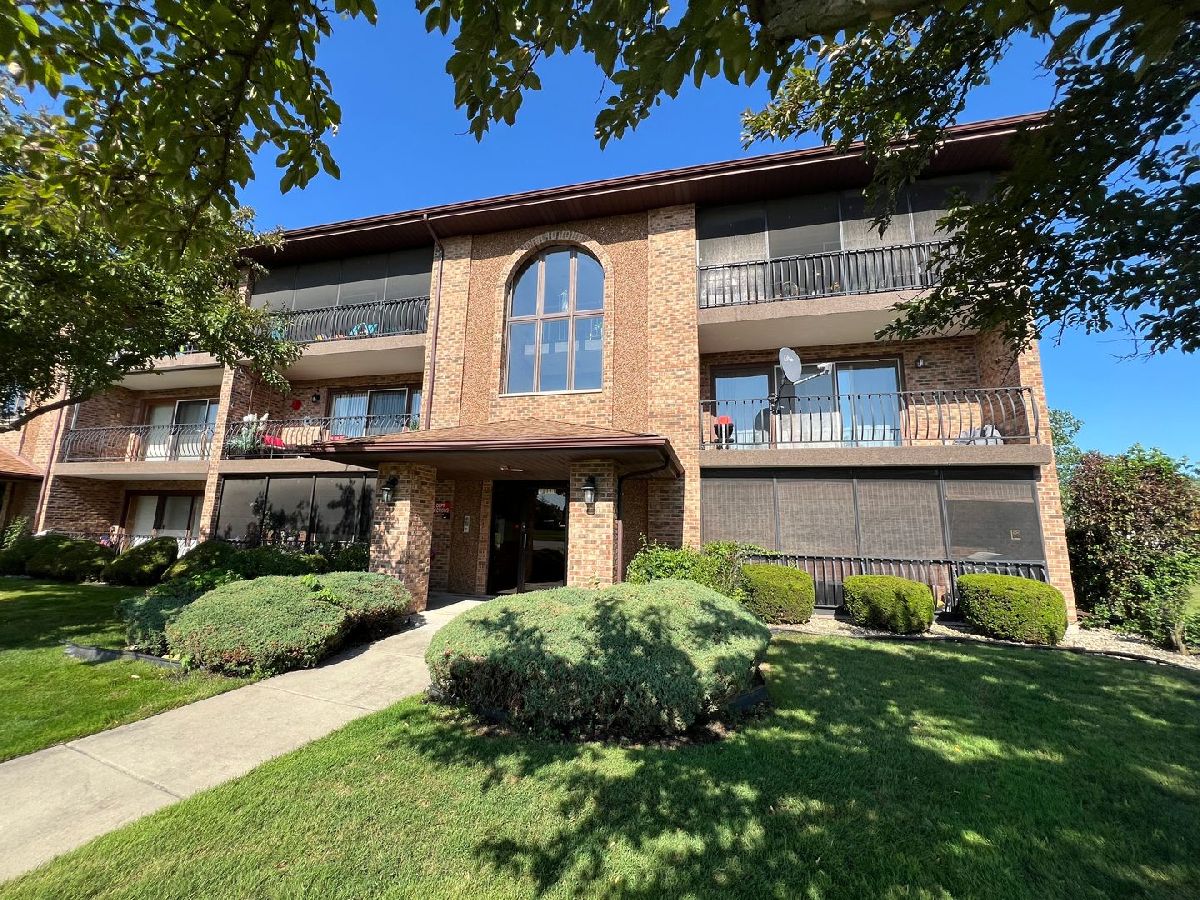 Condominiums For Sale Heritage Hills Palos Hills Illinois, 11111 Heritage Drive