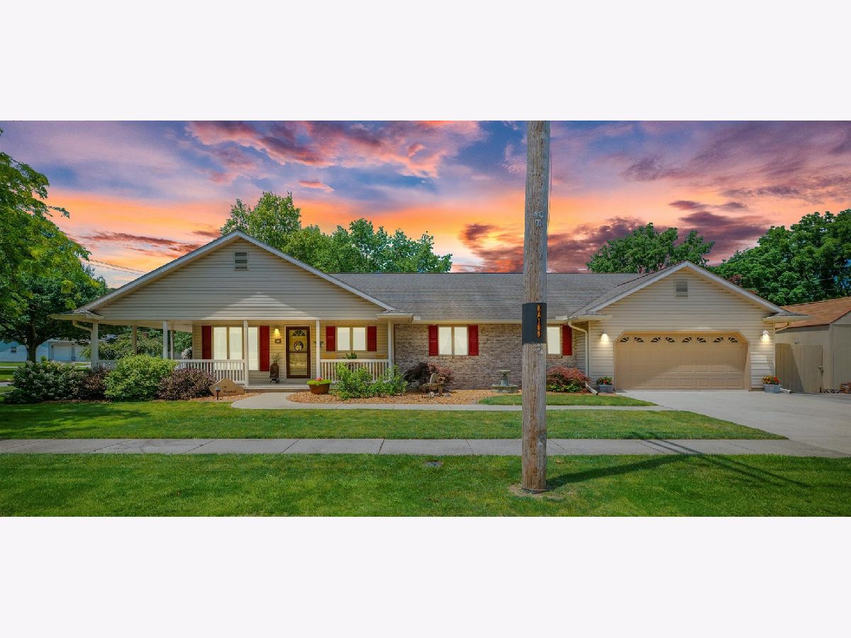  Sold Oakland Illinois, 401 Walnut