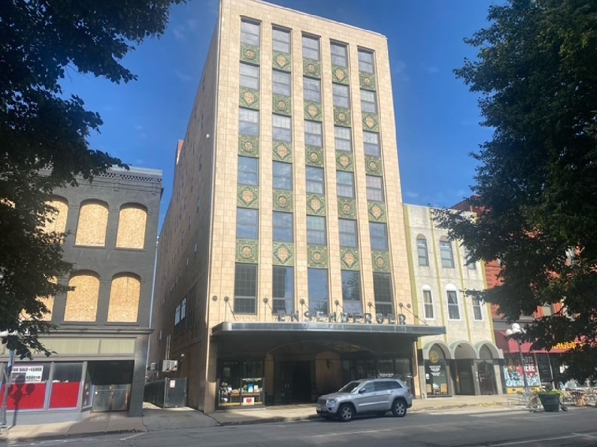 Condos & Townhomes For Sale Ensenberger Condominiums Bloomington Illinois, 212 Center Street