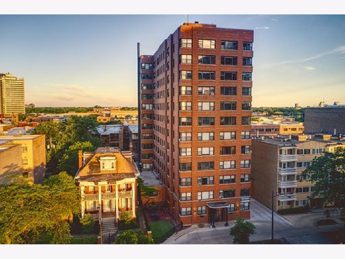 Rented Chicago Illinois, 5858 Sheridan
