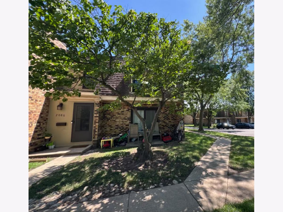  Sold Woodridge Illinois, 2086 Country Club