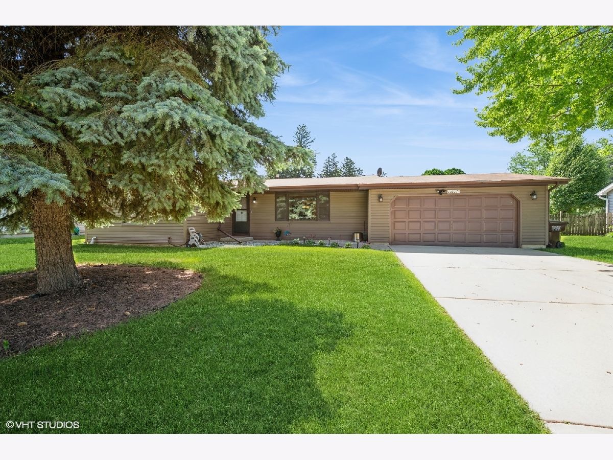 Homes Sold Huntley Highlands Huntley Illinois, 11607 Frederick