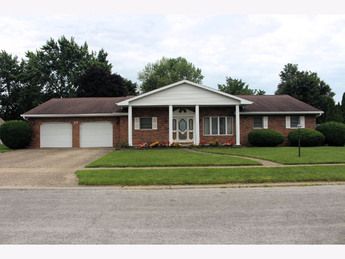  Sold Clinton Illinois, 28 Manorhill