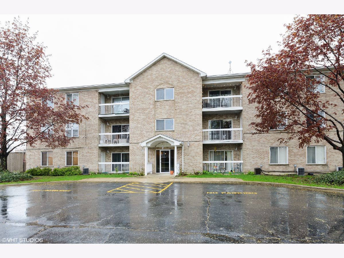  Rented Chicago Ridge Illinois, 5623 107th