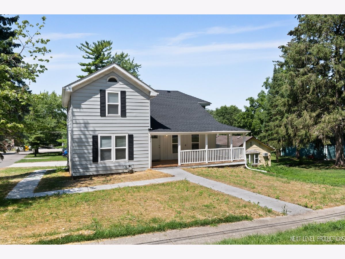  Rented Yorkville Illinois, 207 Van Emmon