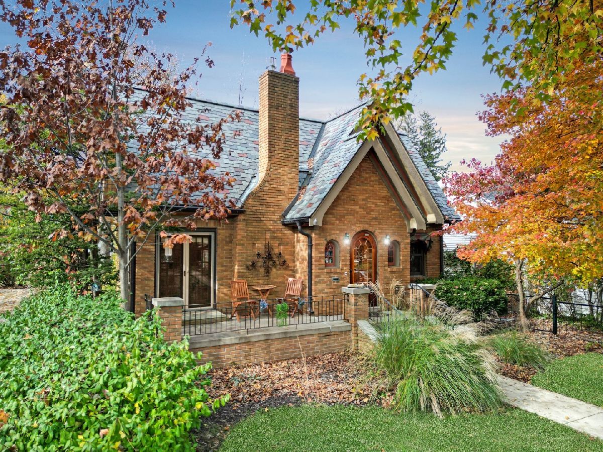 Homes & Condos & Townhomes For Sale Founders Grove Bloomington Illinois, 9 Harwood Place