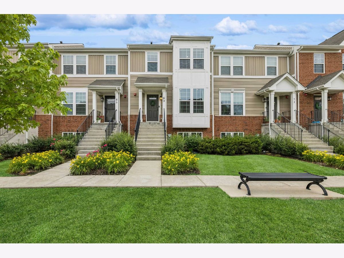 Condos & Townhomes Sold Buckingham Place Des Plaines Illinois, 53 Nicholas